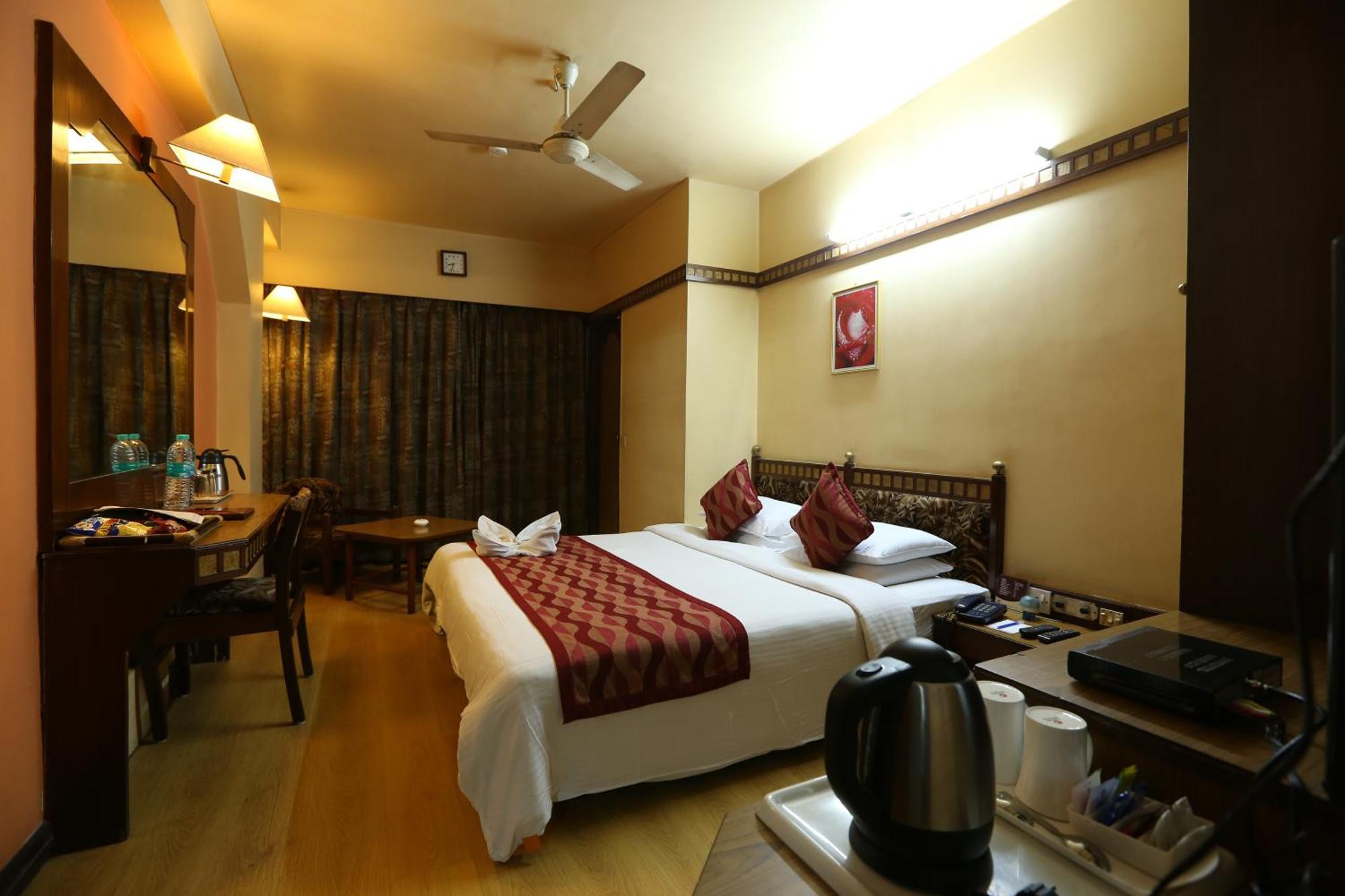 Hotel Rajmahal Guwahati Exterior foto